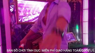 Đi hÁt karaoke Ôm